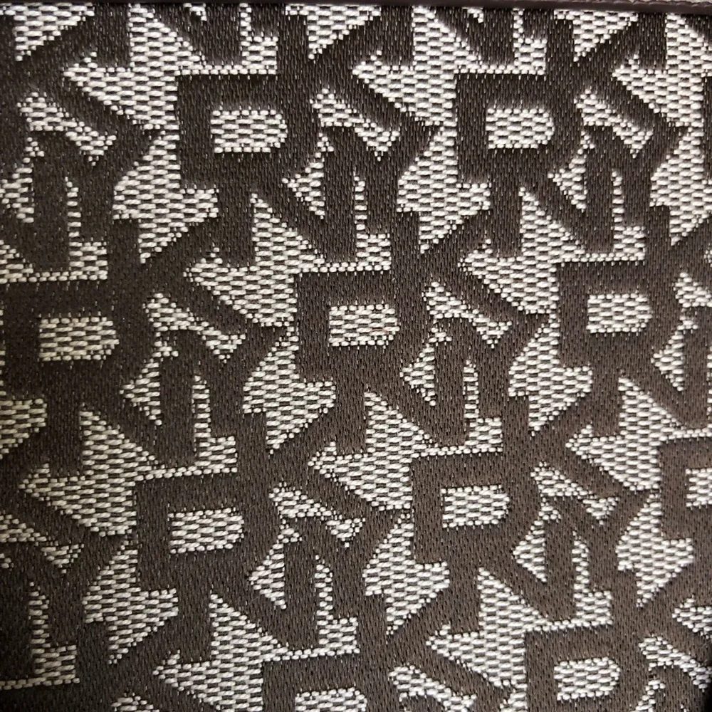 DKNY Zorie MD Jacquard LOGO Tote NWT